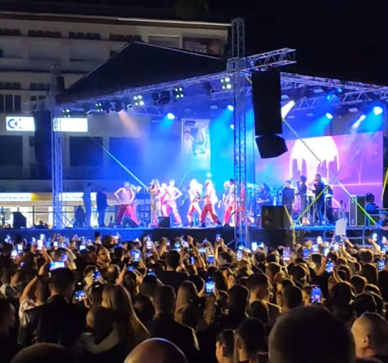 Spektakularan početak 35. Roštiljijade u Leskovcu uz Teu Tairović